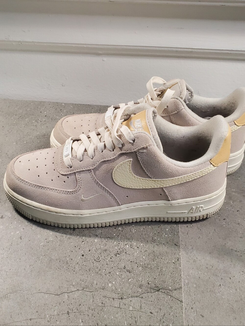 Nike Air Force 1 Low '07 'Light Bone suede Sneakers